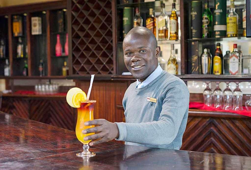 New Ambassador Hotel Harare Restaurant photo